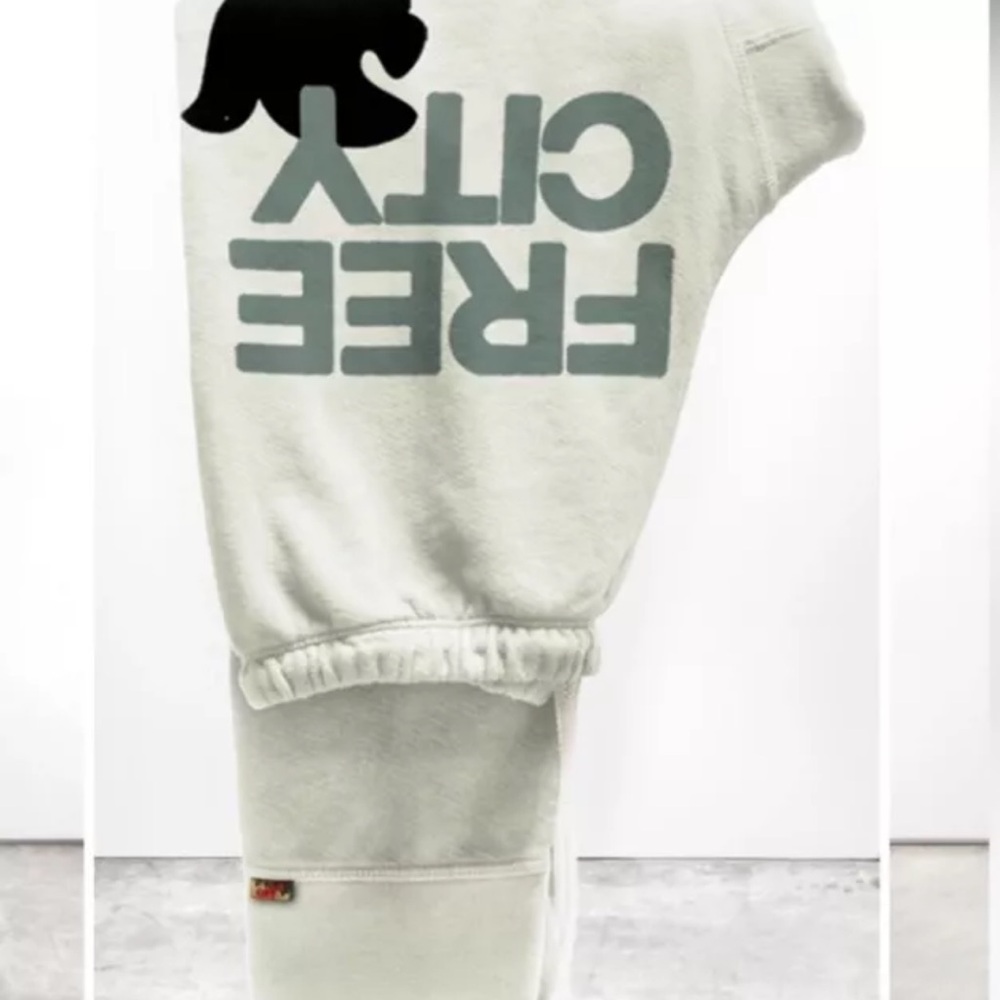 Freecity NWT 3/4 Sweatpants In Cream/Army S Small